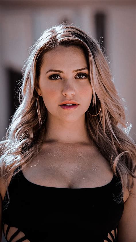 Mia Malkova – Pornstar Videos